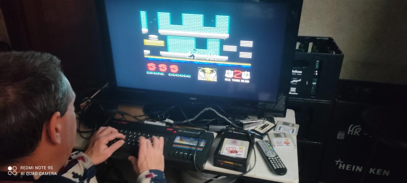 Panorámica del evento y del equipo en acción.